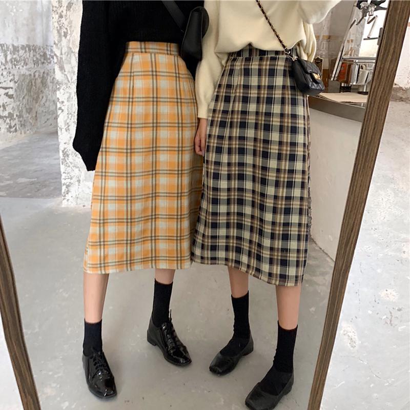 Chic Ways to Style a Plaid Long Skirt