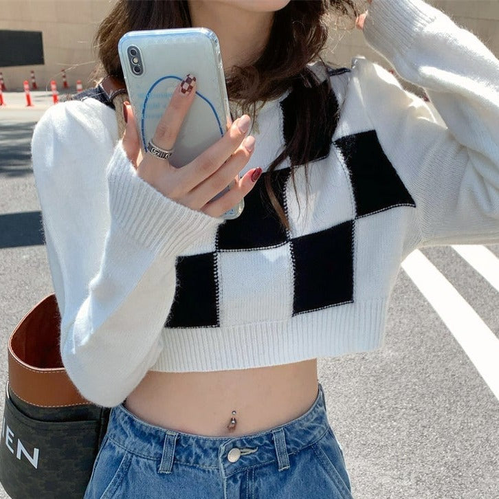 itGirl Shop WHITE RETRO CHECKERED PATTERN KNIT CROPPED SWEATER