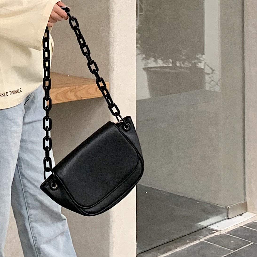 Black Acrylic Chain Pu Leather Shoulder Bag