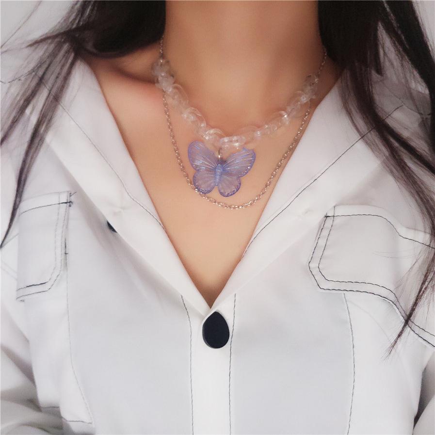 itGirl Shop BUTTERFLY PENDANT TRANSPARENT ACRYLIC CHAIN NECKLACE