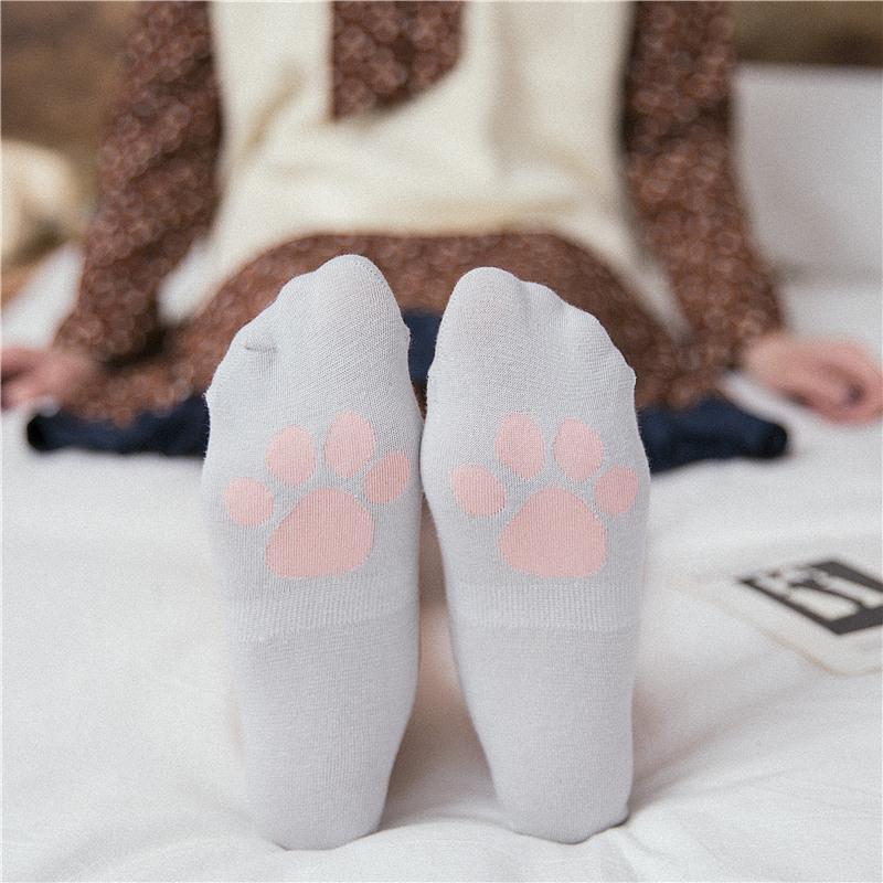 itGirl Shop CUTE KITTY SILICONE PAW EMBROIDERIES LOW SOCKS