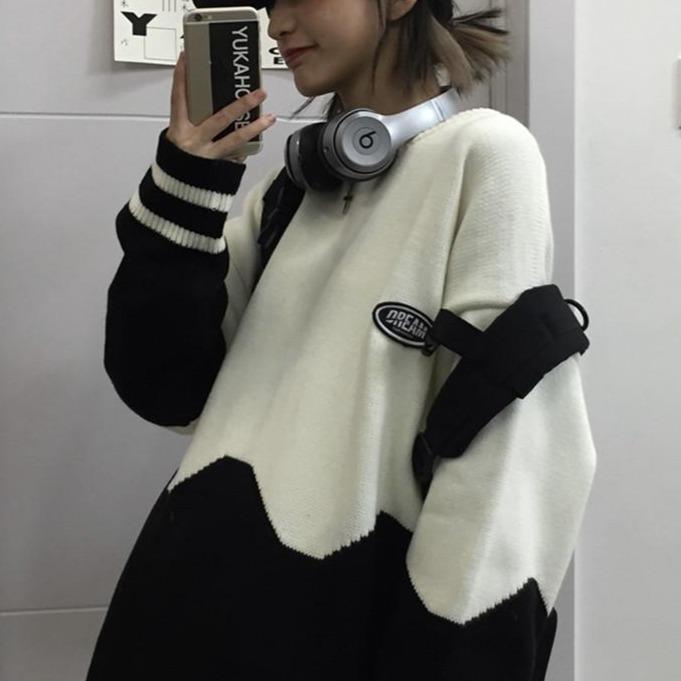 itGirl Shop DREAM PATCH CONTRAST COLOR KNIT OVERSIZED SWEATER