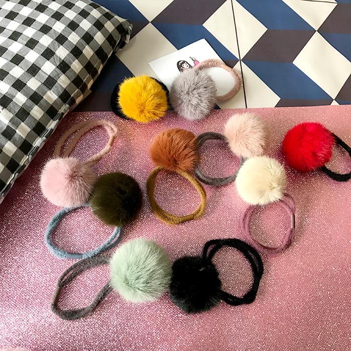 itGirl Shop FLUFFY SOFT BALL COLORFUL RUBBER HAIR BAND