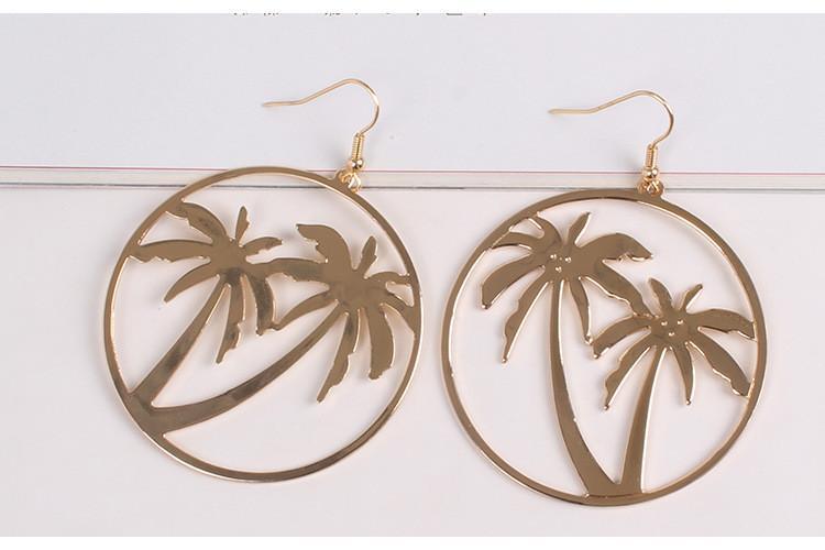 itGirl Shop GOLDEN ROUND METALLIC CHILL PALM TREES EARRING