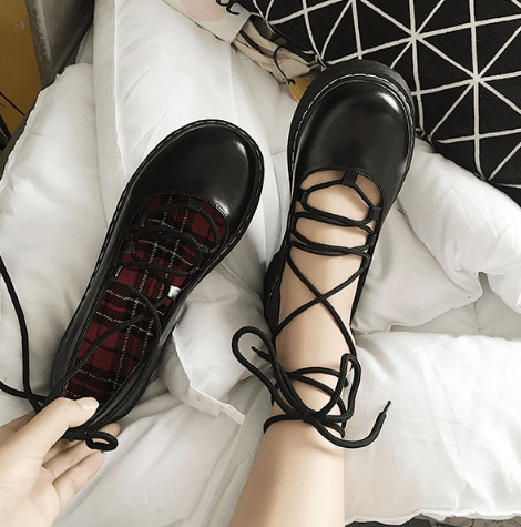 itGirl Shop LACEUP BLACK LEATHER CLOSED TOE FLAT SANDALS