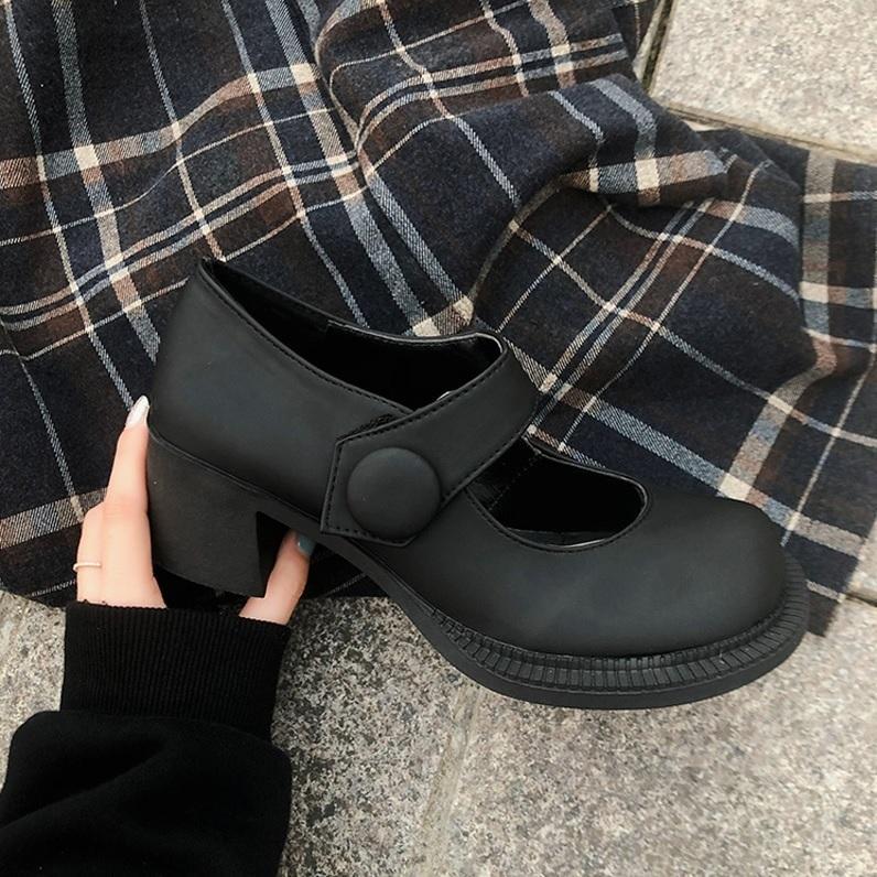 Vintage Heel Pu Leather Closed Toe Black Sandals