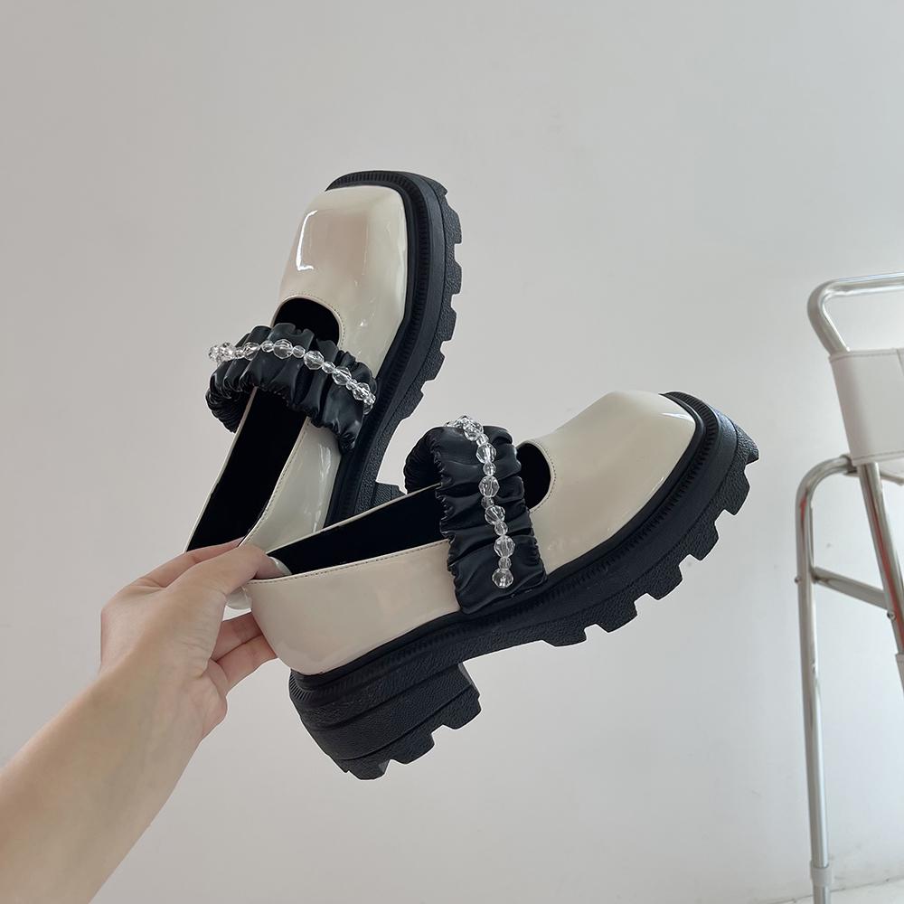 itGirl Shop WHITE BLACK SCRUNCHIE BAND SQUARE TOE THICK HEEL SANDALS
